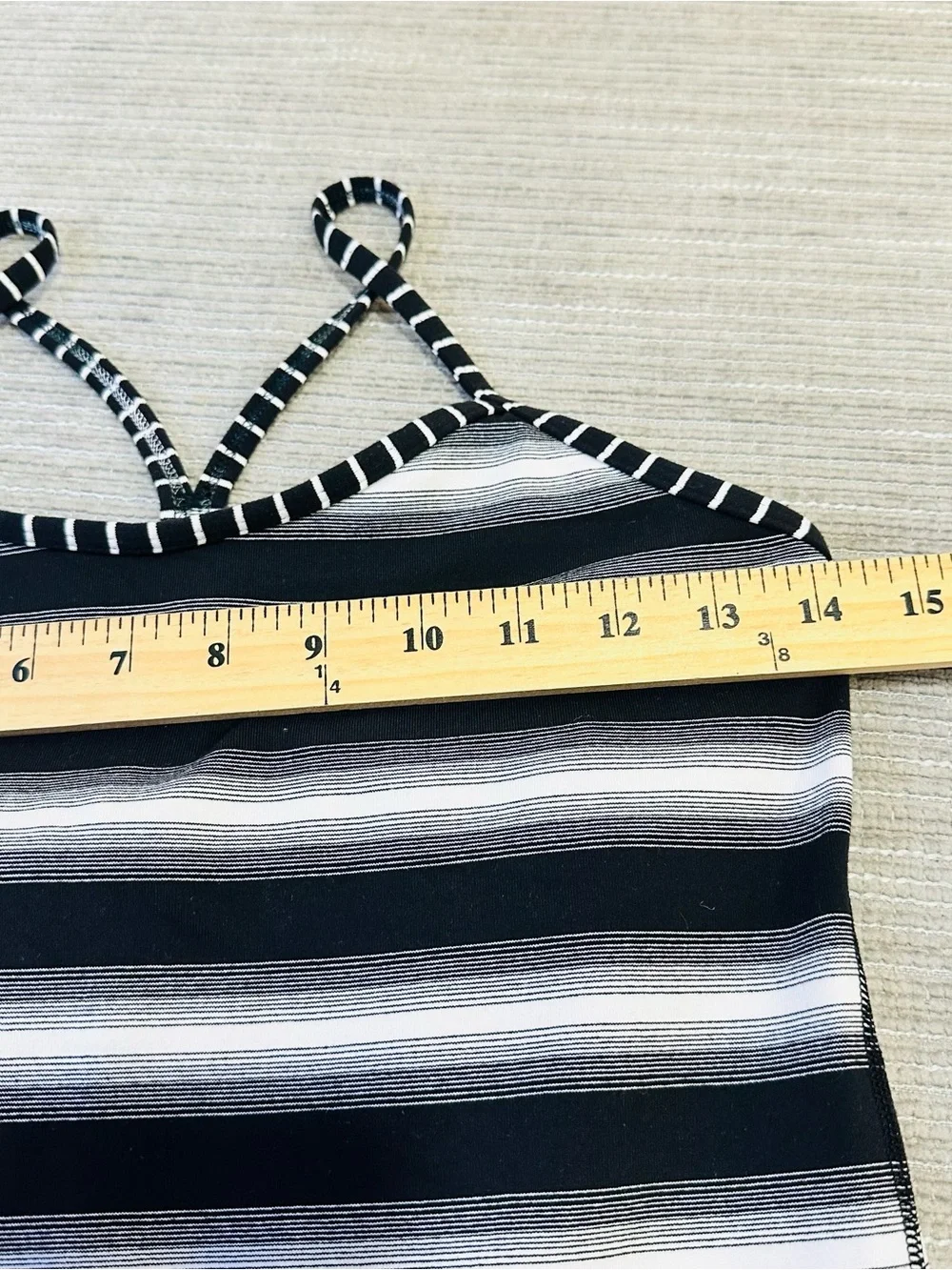 Lululemon Striped Knit Built-In Bra Camisole Tank Top Black Gray White Size 8 - Picture 4 of 7